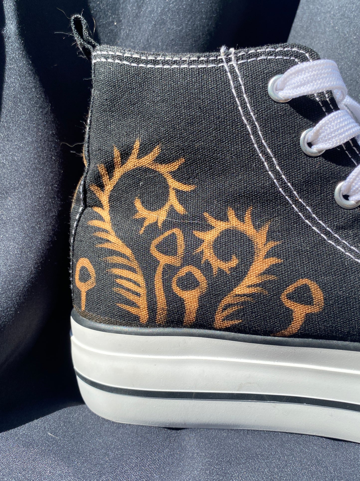 Bleached nature print canvas shoes