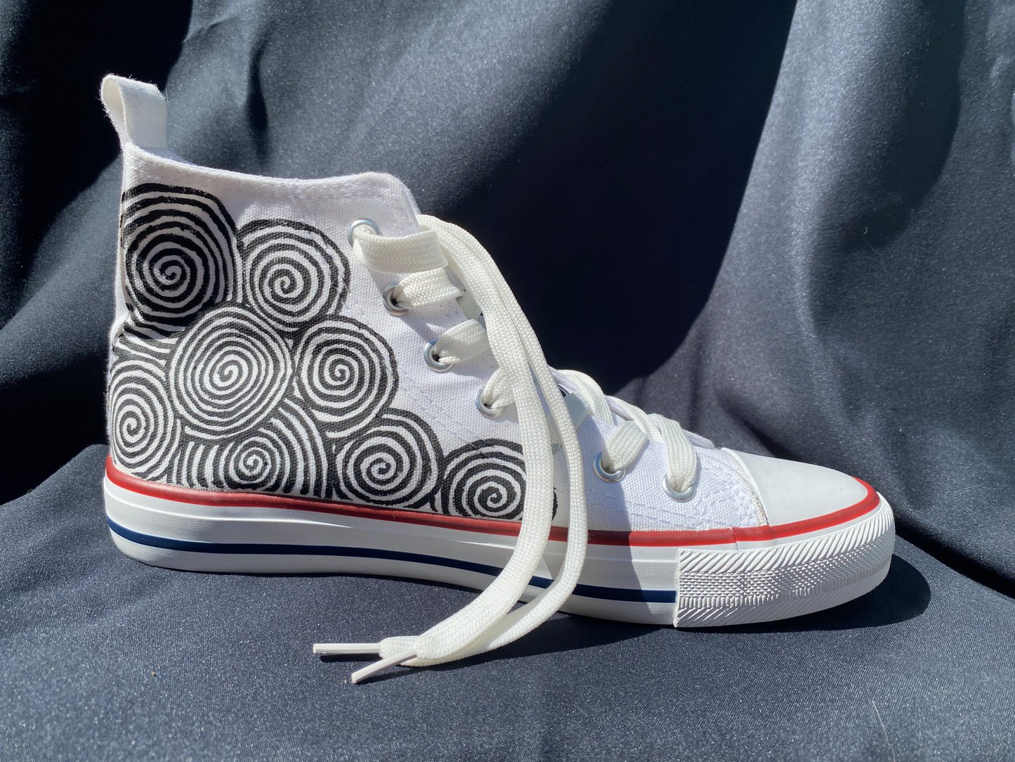 Spiral design canvas shoes